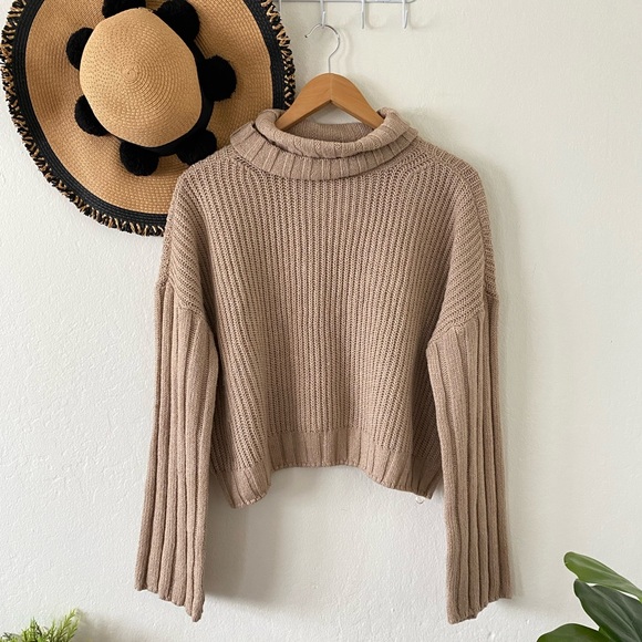 SO Sweaters - ✨ Cozy Tan Brown Cowl Neck Cropped Sweater ✨
